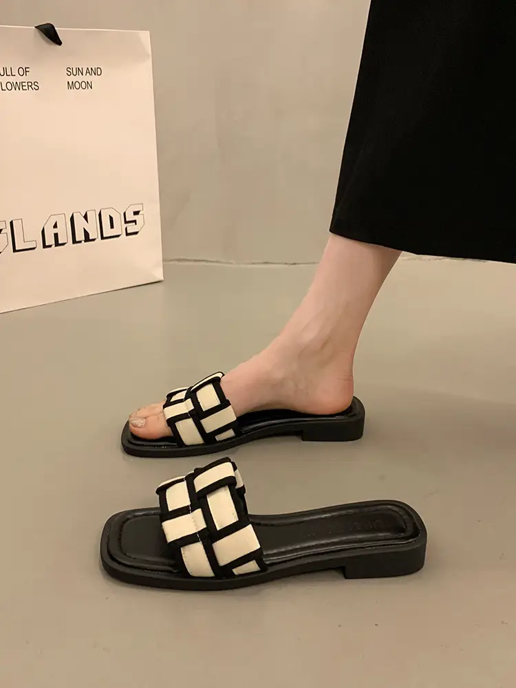 Flat Two-Wear Sandals for Women, French Fairy Style, Summer Fashion with Skirts, Elegant Outer Wear, Versatile Roman Sandals - Image 2
