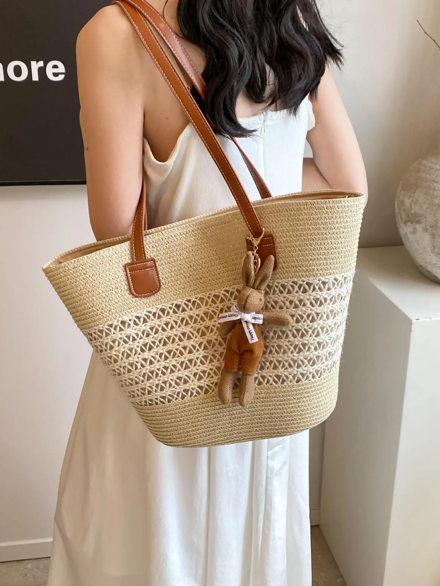 Women Beach Straw Shoulder Bag 2026 New Style