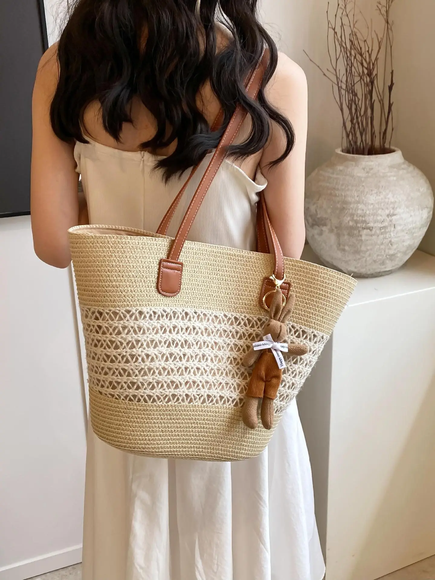 Women Beach Straw Shoulder Bag 2026 New Style