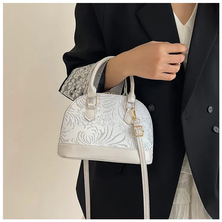 Women Embroidered Red White Shell Handbag 2025 β feature 19