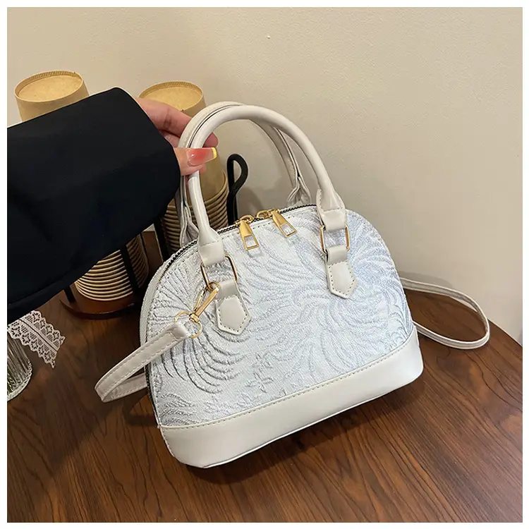 Women Embroidered Red White Shell Handbag 2025 - Image 2