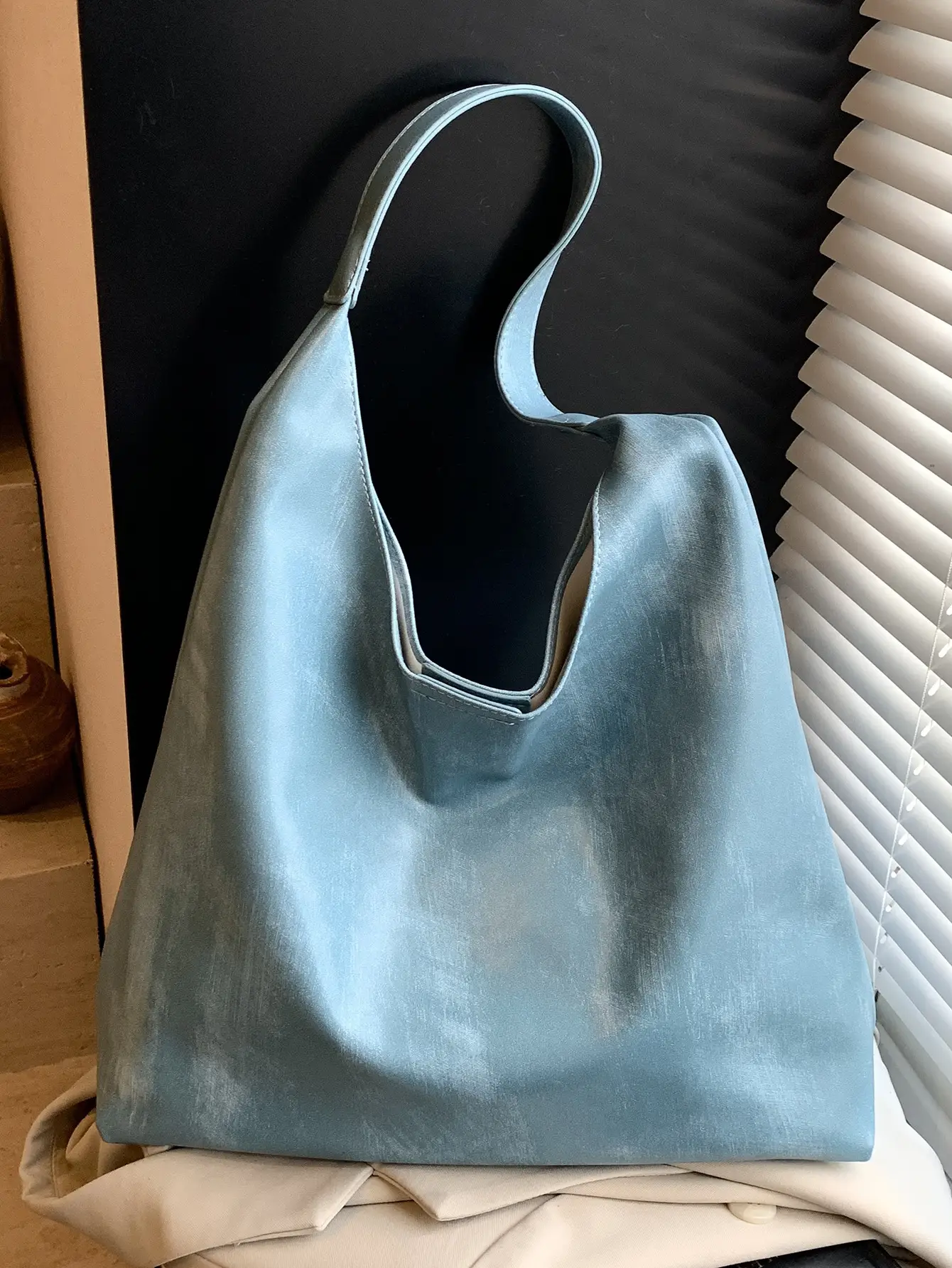 2025 New Maillard Tote Bag Large Capacity Stylish Shoulder Bag - Image 8