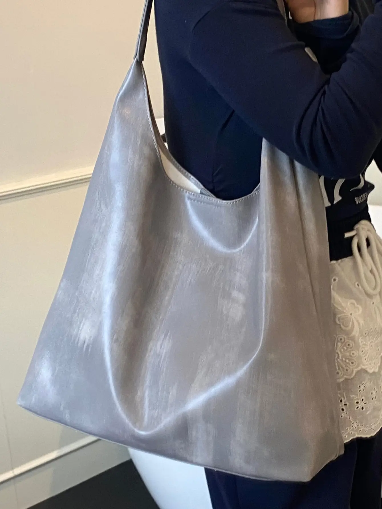 2025 New Maillard Tote Bag Large Capacity Stylish Shoulder Bag - Image 11
