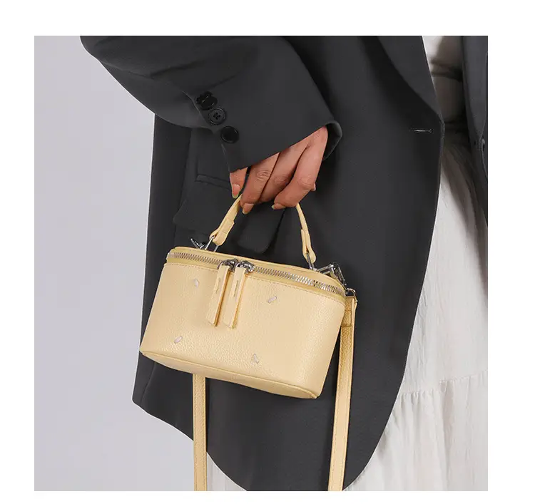Women's Black Square Handbag with Zip & Chain — feature 19