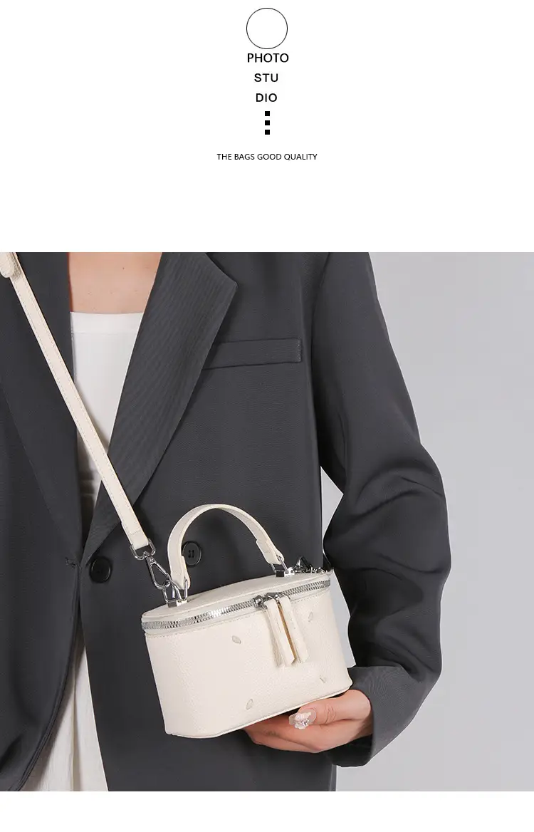 Women's Black Square Handbag with Zip & Chain — feature 3