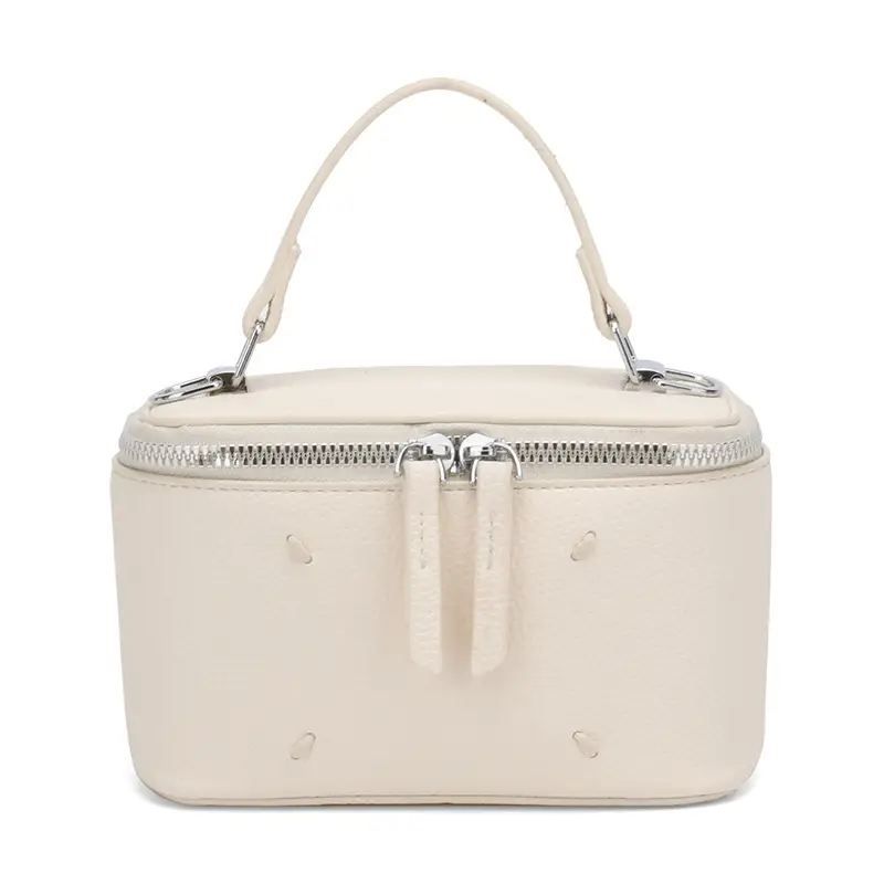 Women's Black Square Handbag with Zip & Chain - Image 4