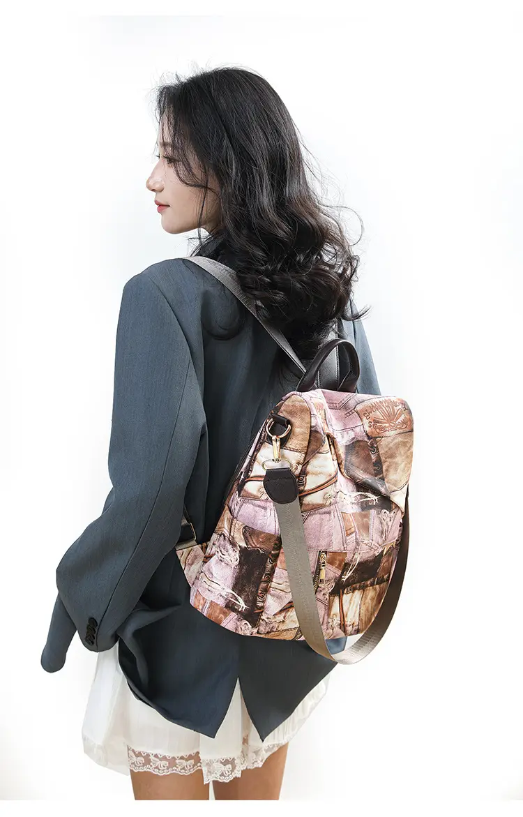 2025 New Niche Design Shoulder Bag with Retro Print — feature 21