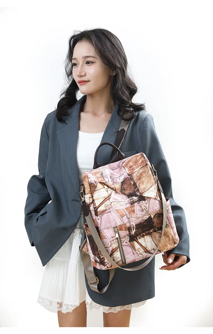 2025 New Niche Design Shoulder Bag with Retro Print — feature 22