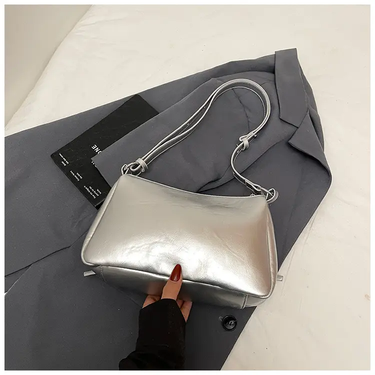 Feminine Silver Crossbody Bag Large Capacity Summer Fashion — feature 9
