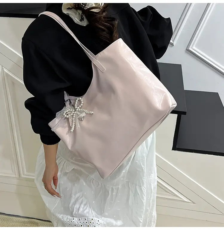 Large Capacity Beige Women's Shoulder Bag with Tassel — feature 7