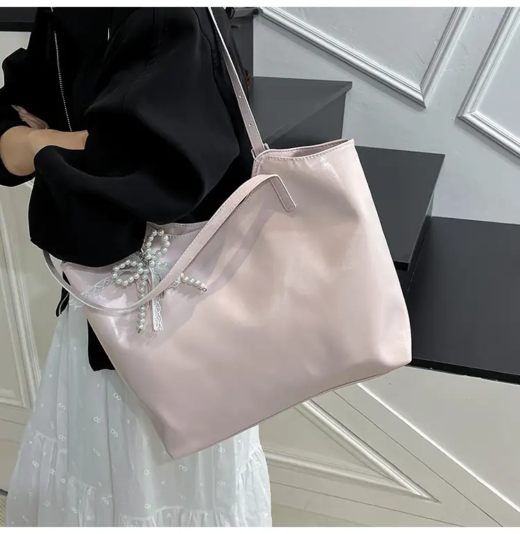 Large Capacity Beige Women's Shoulder Bag with Tassel — feature 8
