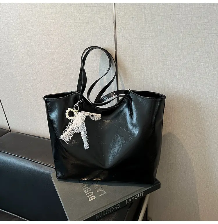 Large Capacity Beige Women's Shoulder Bag with Tassel