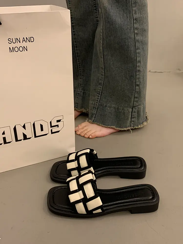 Women's Black Gold Cross Strap Slippers Summer - Image 4