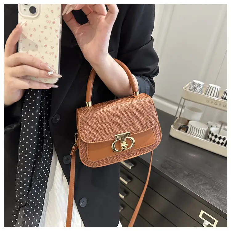 Retro Printed Crossbody Bag Black 2025 — feature 11