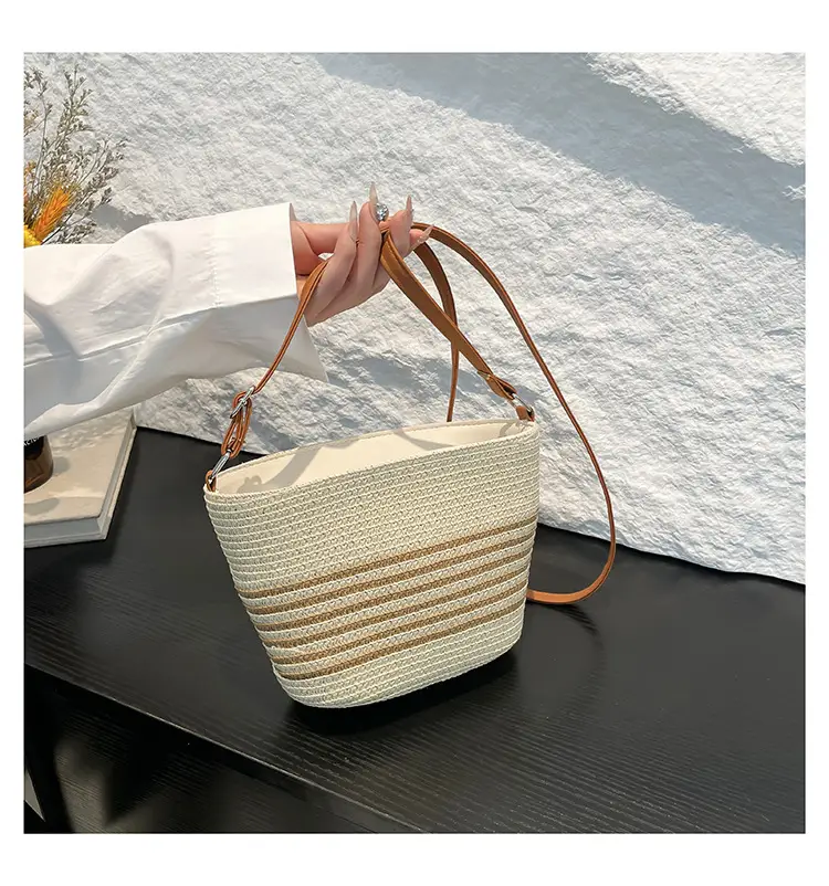 Women Straw Bucket Bag Large Capacity Shoulder Crossbody — feature 17