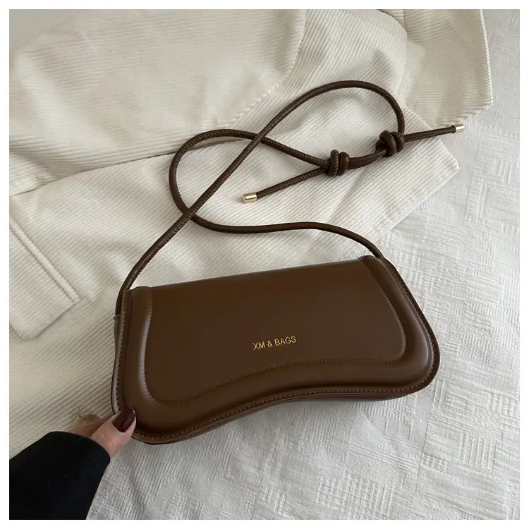 Black Crossbody Bag with Adjustable Strap — feature 11