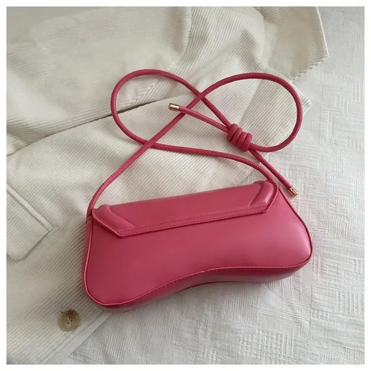 Black Crossbody Bag with Adjustable Strap — feature 15