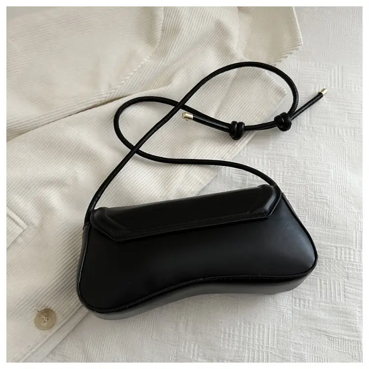 Black Crossbody Bag with Adjustable Strap — feature 18