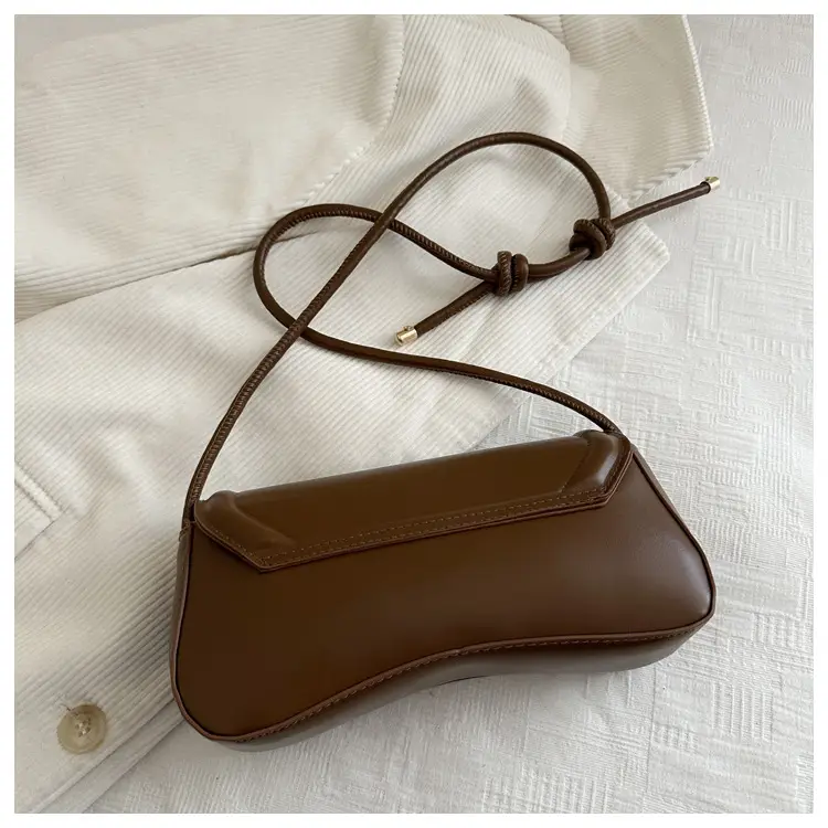 Black Crossbody Bag with Adjustable Strap — feature 9