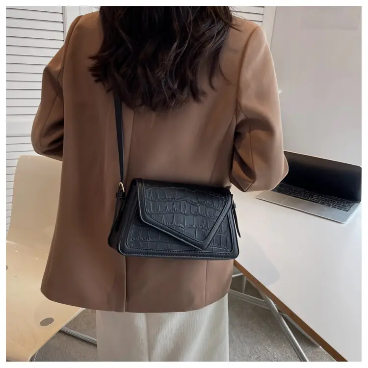 Trendy Stone Pattern Shoulder Bag with Contrasting Stitching — feature 18