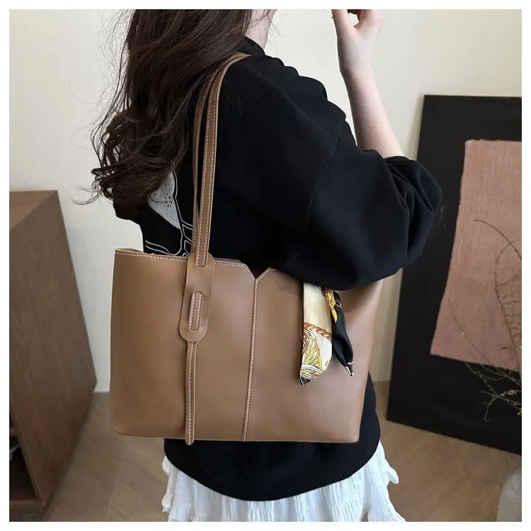 2025 Summer Large Capacity Women's Tan Shoulder Bag — feature 11