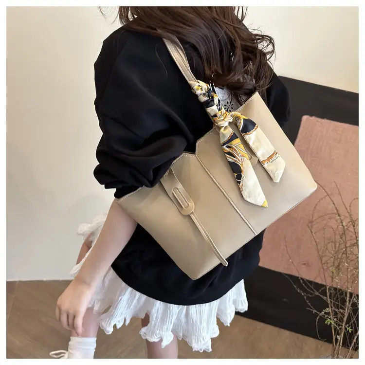 2025 Summer Large Capacity Women's Tan Shoulder Bag — feature 7