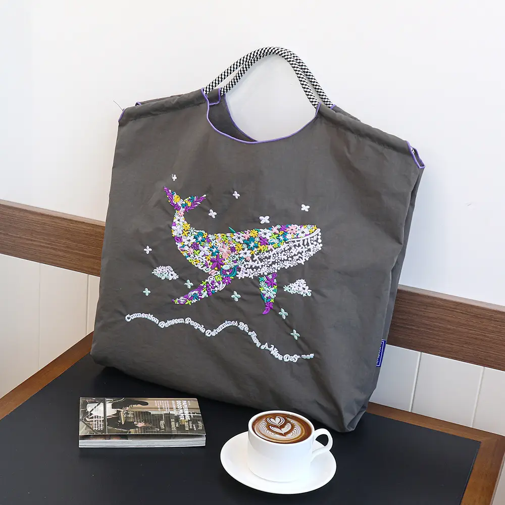 Whale Embroidered Women's Canvas Shoulder Bag Large Capacity - Image 4