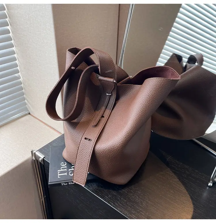 Women Crossbody Bag Brown Leather 2026 Casual Large Capacity — feature 25