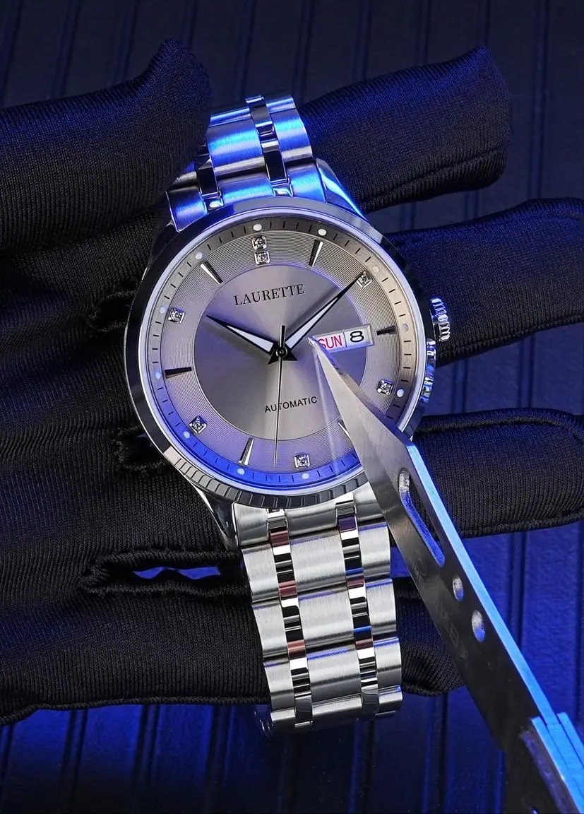 Laurette Men's Quartz Calendar Watch with Stainless Steel Band — feature 19