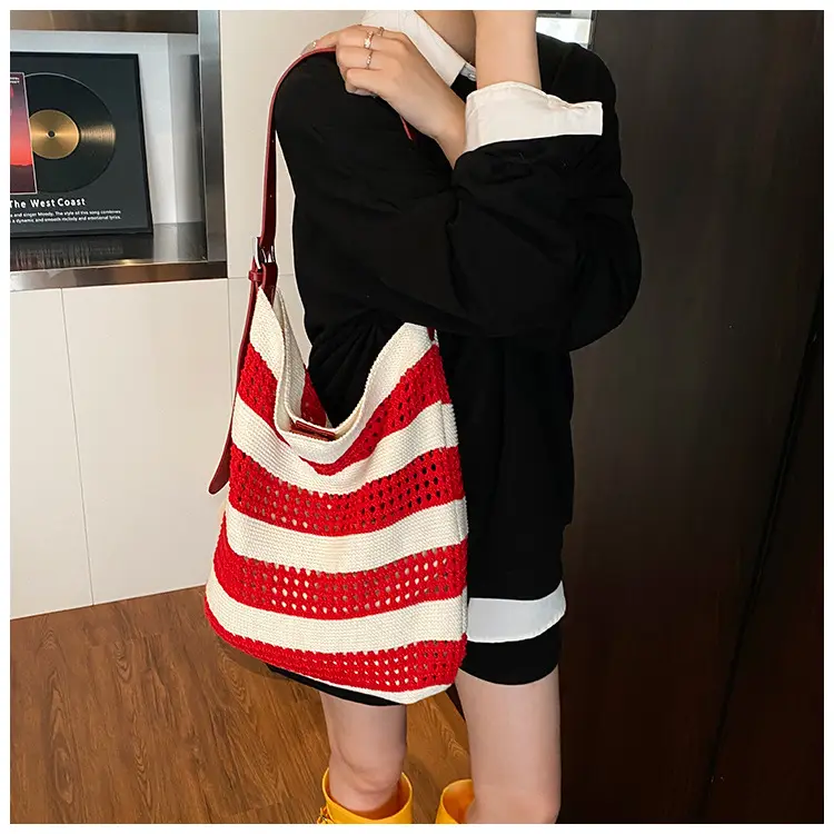 Cross-Country Stripe Knitted Tote Bag for Women — feature 16