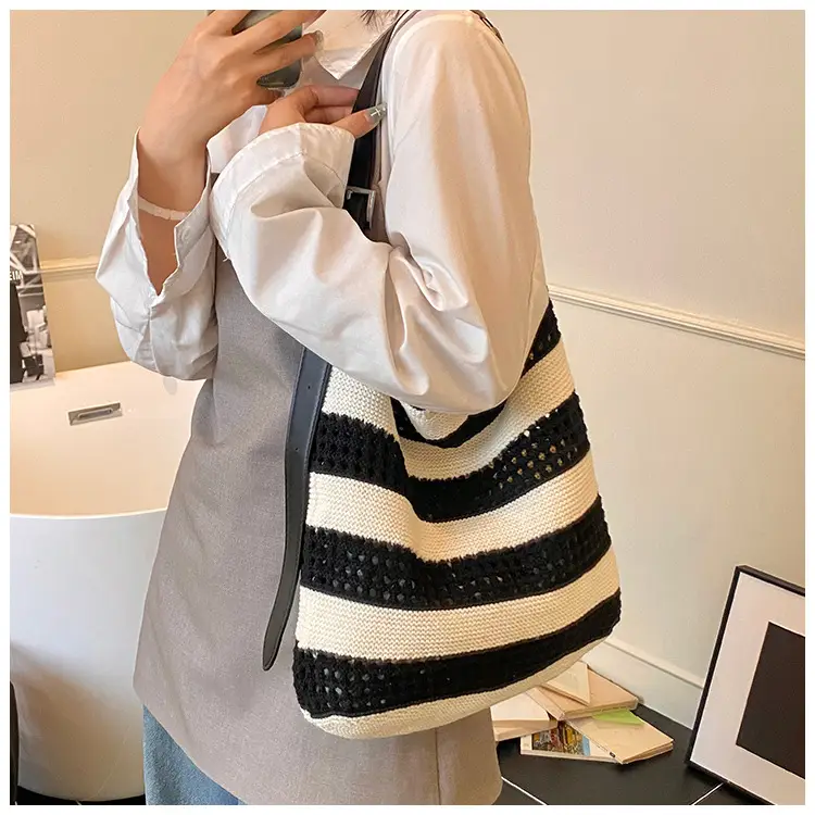 Cross-Country Stripe Knitted Tote Bag for Women — feature 17