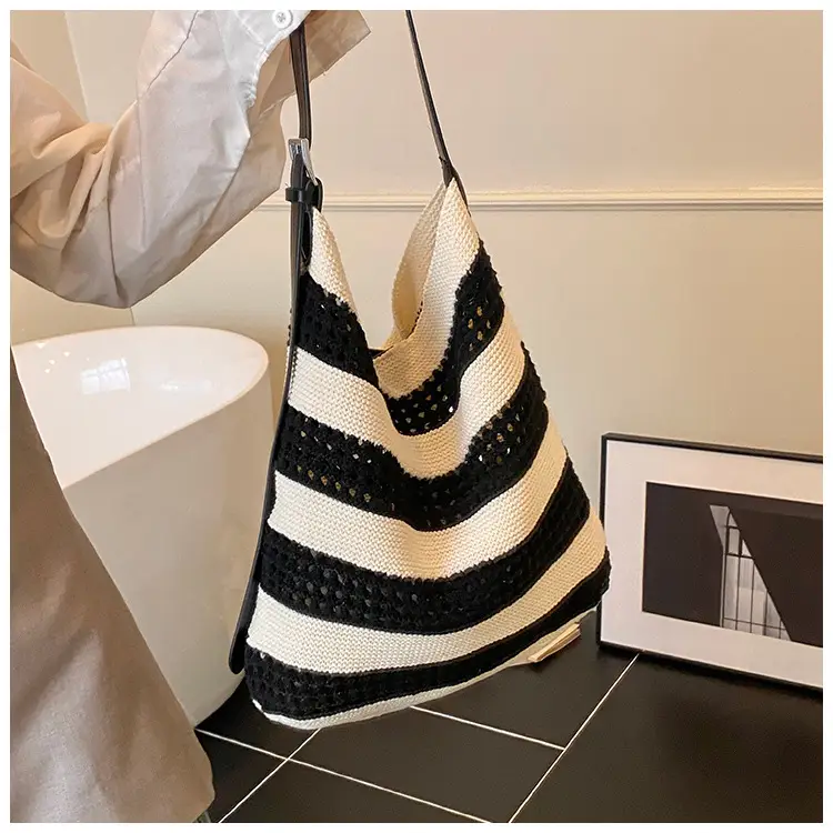 Cross-Country Stripe Knitted Tote Bag for Women — feature 18