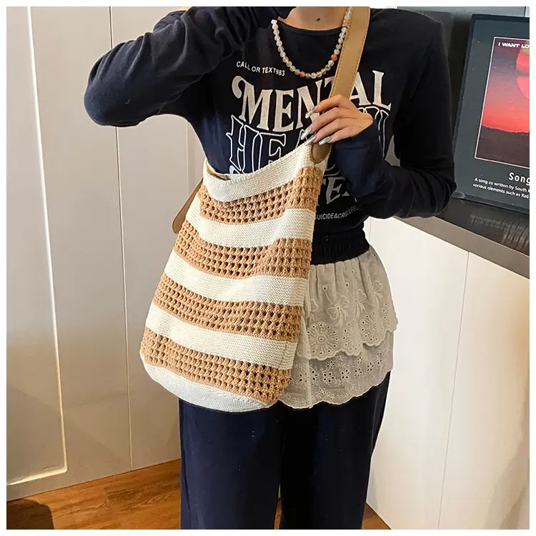 Cross-Country Stripe Knitted Tote Bag for Women — feature 23