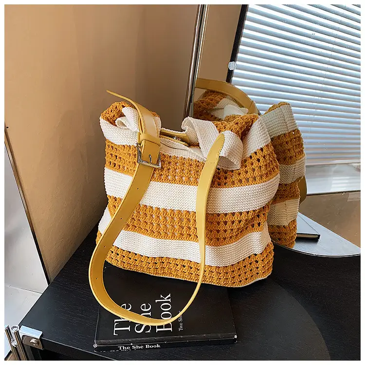 Cross-Country Stripe Knitted Tote Bag for Women — feature 28