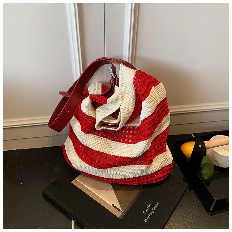 Cross-Country Stripe Knitted Tote Bag for Women — feature 31