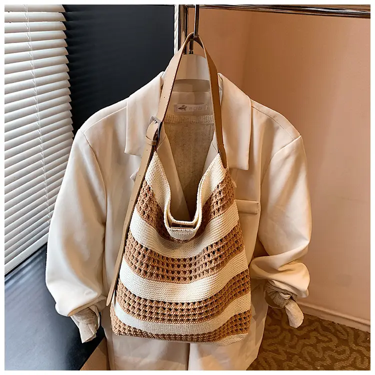 Cross-Country Stripe Knitted Tote Bag for Women — feature 37