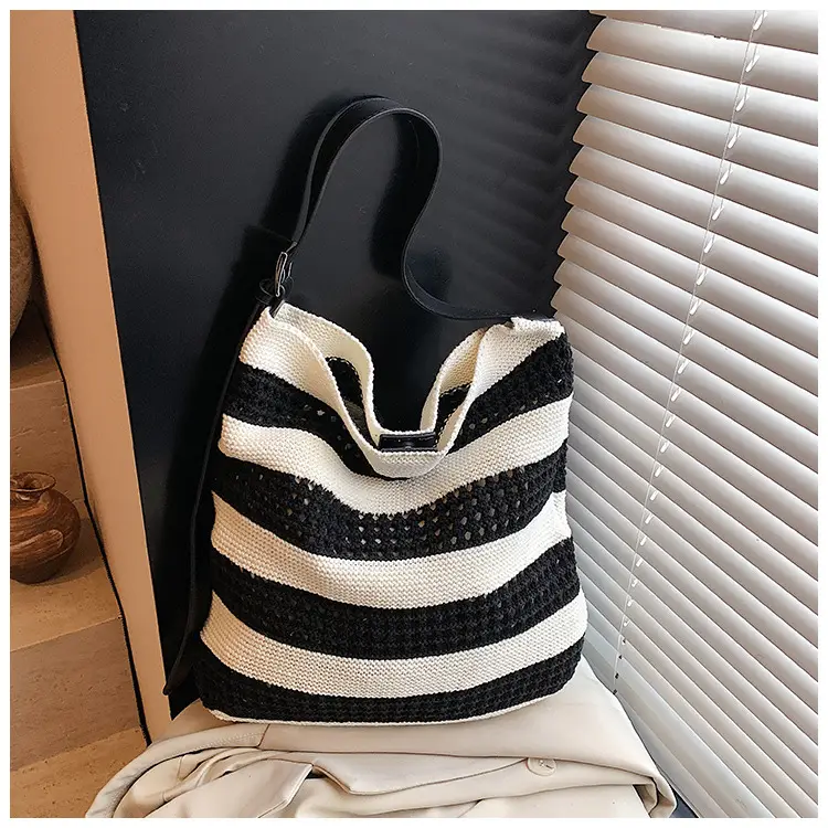 Cross-Country Stripe Knitted Tote Bag for Women — feature 39