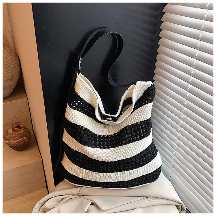 Cross-Country Stripe Knitted Tote Bag for Women — feature 40