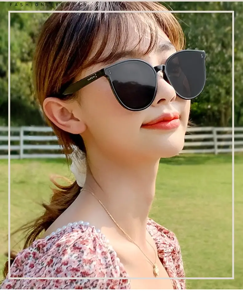 Square Sunglasses Women Gold Frame Fade Blue — feature 3