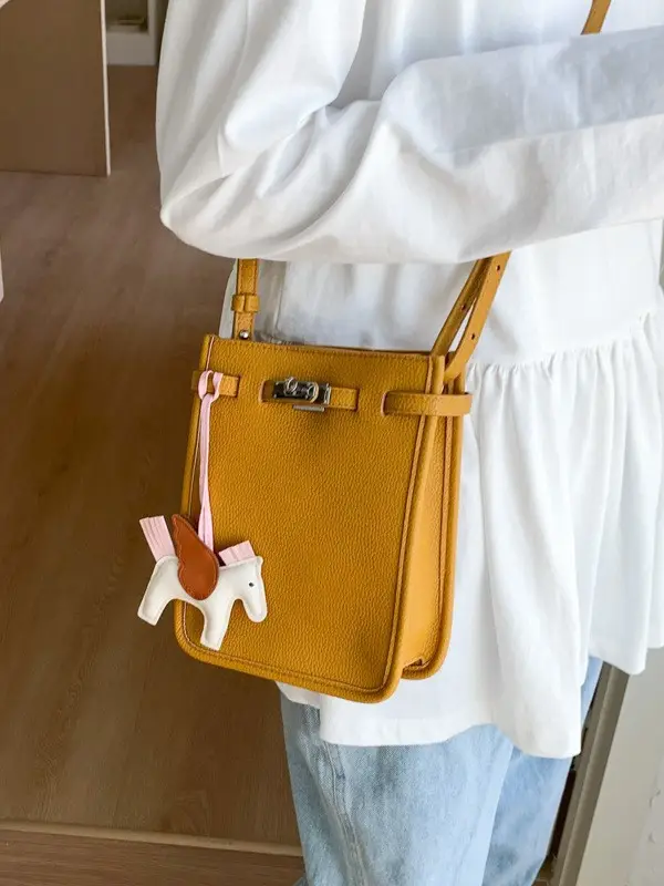 Trendy Yellow Crossbody Bag for Women 2025 - Image 6