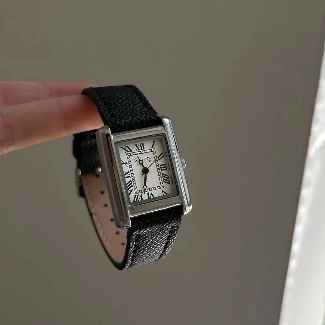 25 New Styles of Women's Watches with Leather Straps, Vintage Ancora Red High-End Niche Retro Student Party Light Luxury