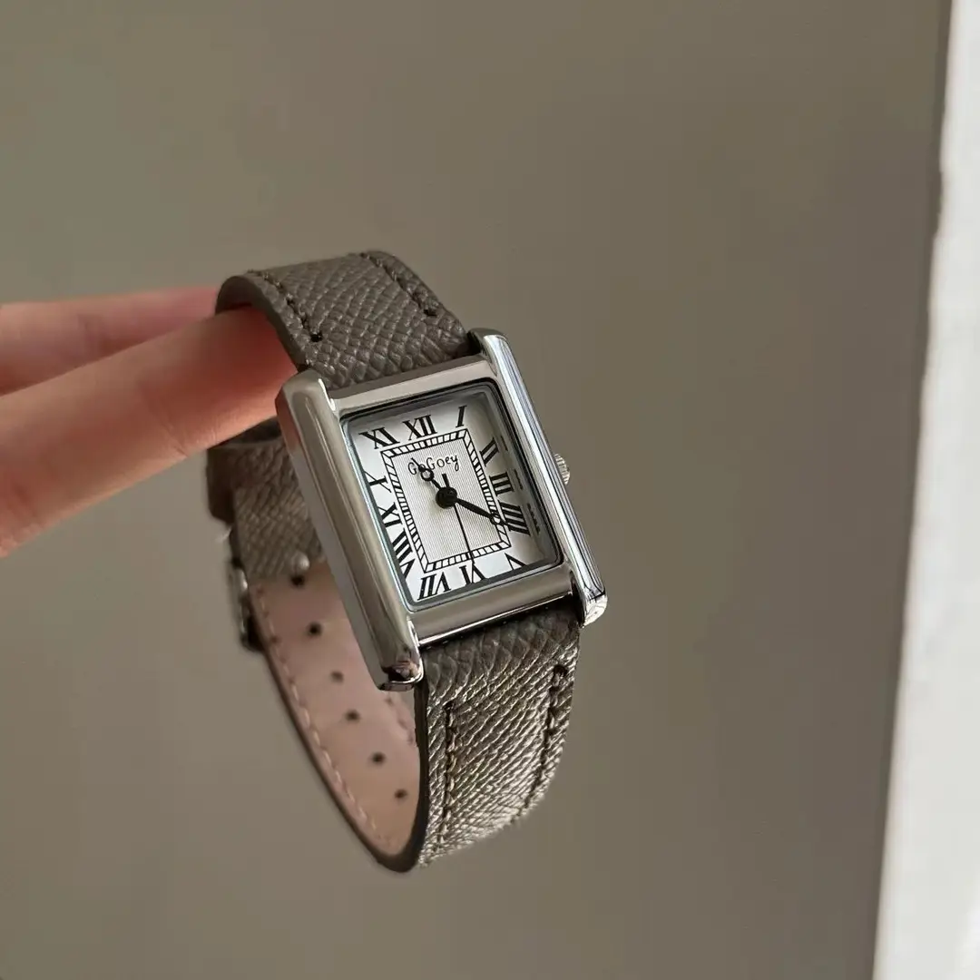 25 New Styles of Women's Watches with Leather Straps, Vintage Ancora Red High-End Niche Retro Student Party Light Luxury