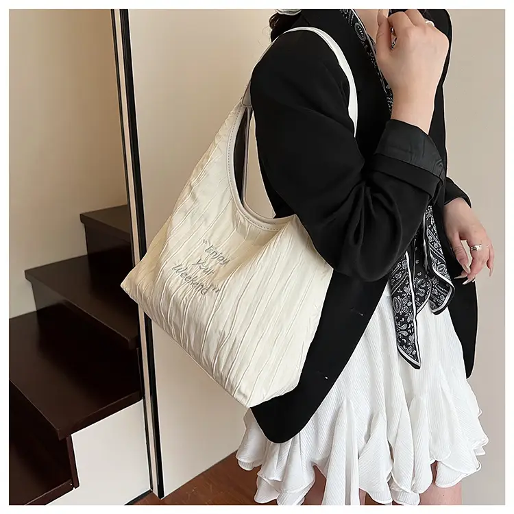 Women's White Quilted Shoulder Bag 2025 College Student — feature 9