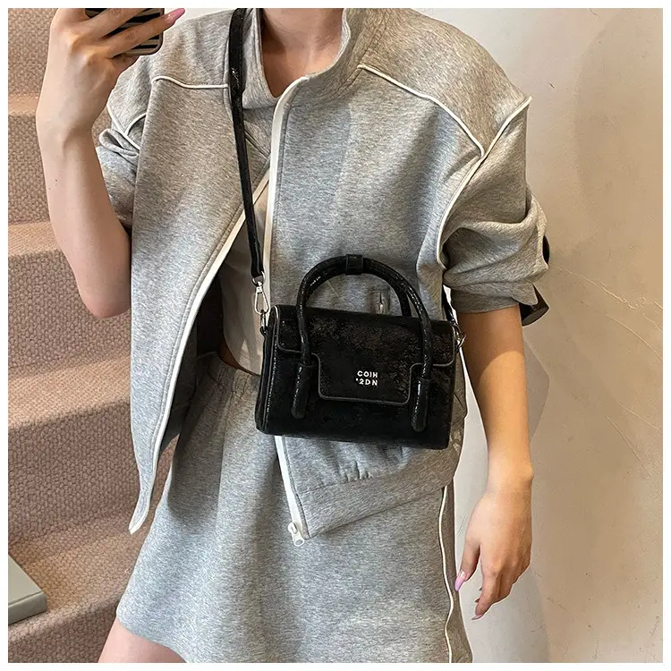 Women's White Square Handbag 2025 Summer Crossbody Luggage Bag — feature 21