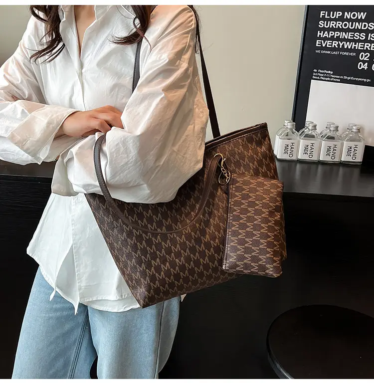 Women's Large Capacity Brown GG Shoulder Bag 2025 — feature 11