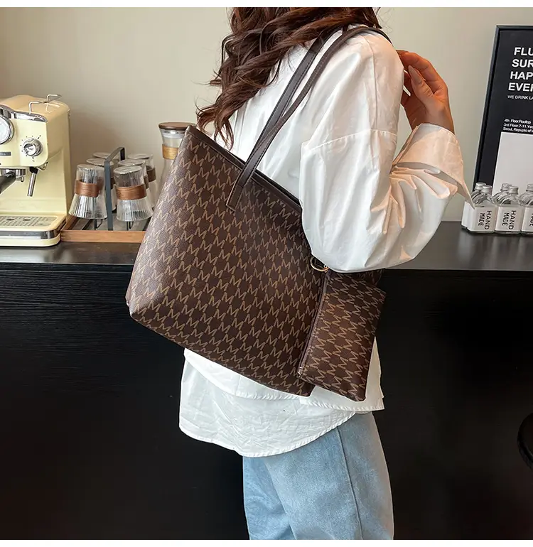 Women's Large Capacity Brown GG Shoulder Bag 2025 — feature 12