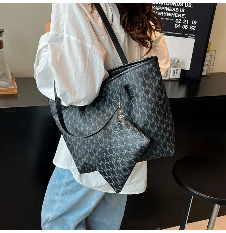Women's Large Capacity Brown GG Shoulder Bag 2025 — feature 8
