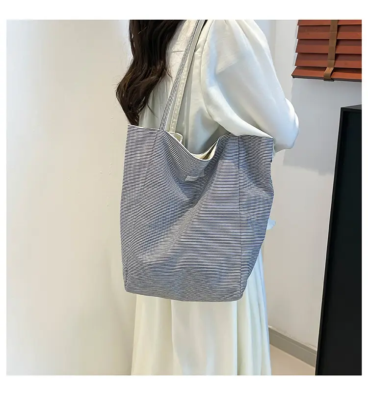 Crème Glacé Canvas Shoulder Bag Large Capacity — feature 35