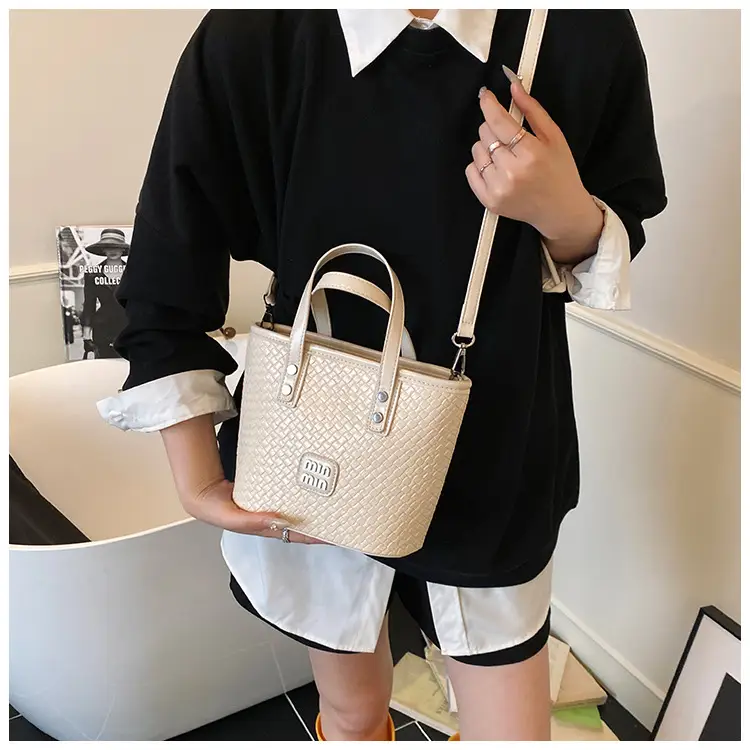 Women Woven Handbag Bucket Bag 2025 New Trendy Fashion — feature 37