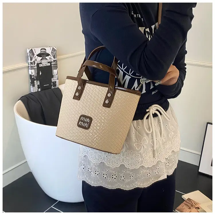 Women Woven Handbag Bucket Bag 2025 New Trendy Fashion — feature 40